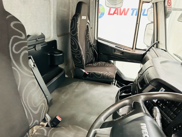 Iveco Stralis 310 AT 6×2 Box Van