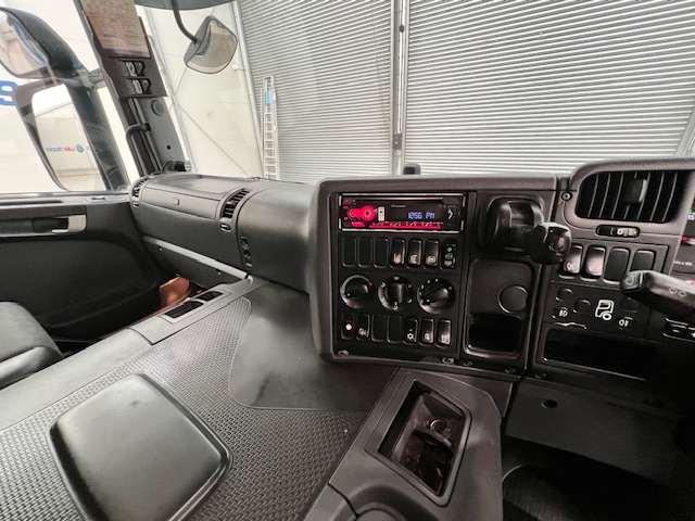 Scania P250 4×2 Sleeper Cab Fridge Box