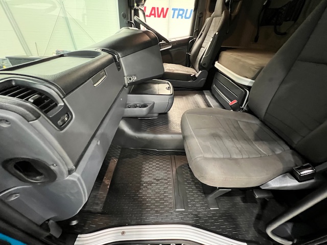 Scania R410 4×2 Sleeper Cab Tractor Unit