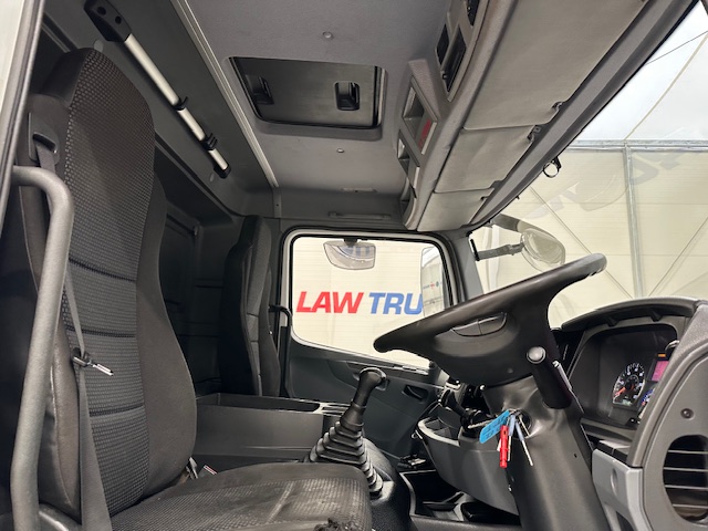 Mercedes Axor 1824 Day Cab Curtainsider Manual