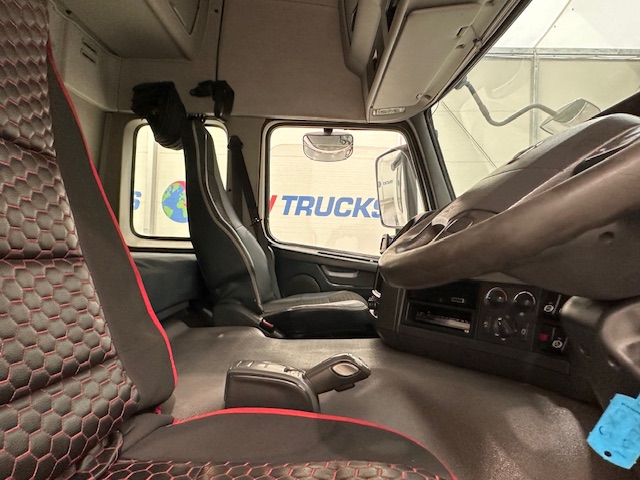 Volvo FM 450 6×2 Midlift Tractor Unit