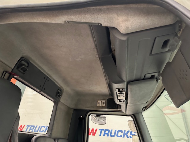 DAF LF55 220 4×2 Steel Tipper Grab Manual