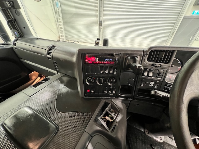 Scania P250 4×2 Sleeper Cab Fridge Box