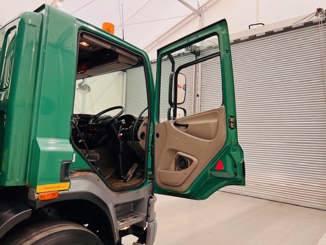 DAF CF75 310 Rear Lift Day Cab Dropside Brick Grab