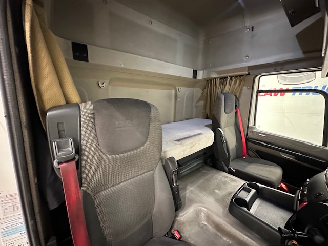 DAF CF85 460 6×2 Midlift Tractor Unit
