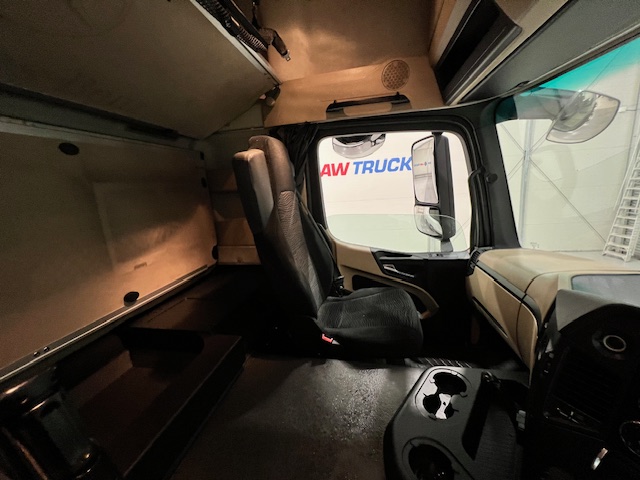 Mercedes Actros 1824 4×2 Sleeper Cab Fridge Box