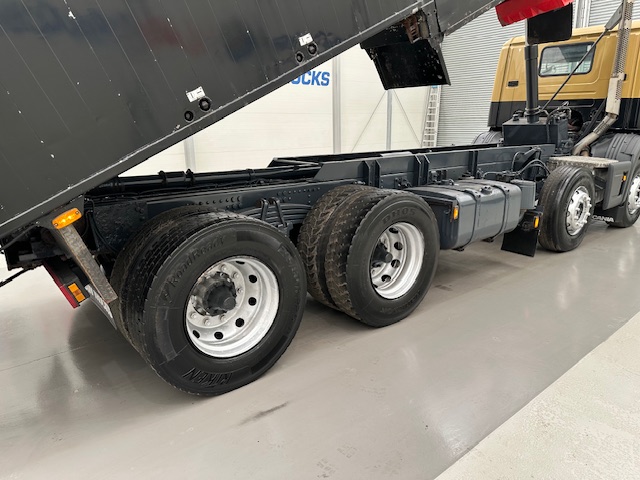 Scania P400 8×4 Day Cab Bulk Tipper Manual