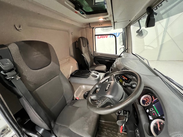 DAF CF 260 4×2 Day Cab Fridge Box