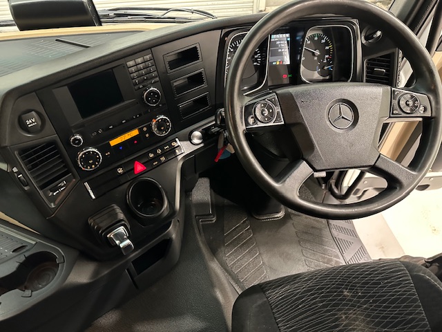 Mercedes Actros 1830 Sleeper Cab Box Van