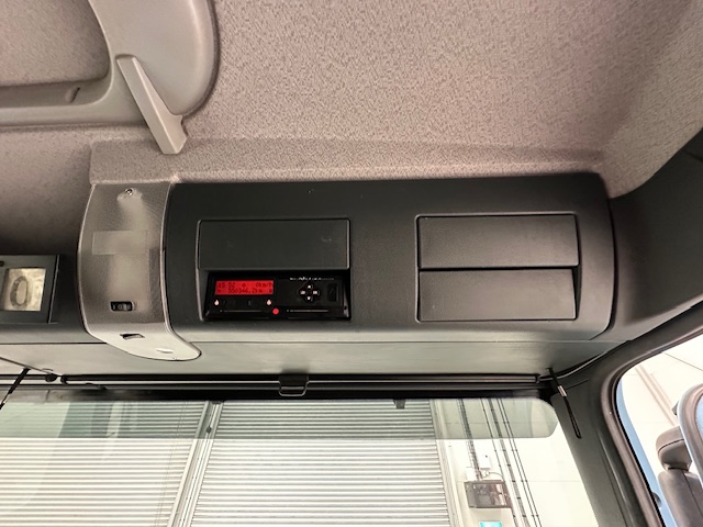 MAN TGS 26.360 6×2 Sleeper Cab Insulated Box Van