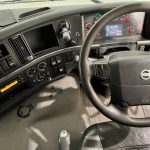 Volvo FM 450 6×2 Sleeper Cab Curtainsider - thumbnail