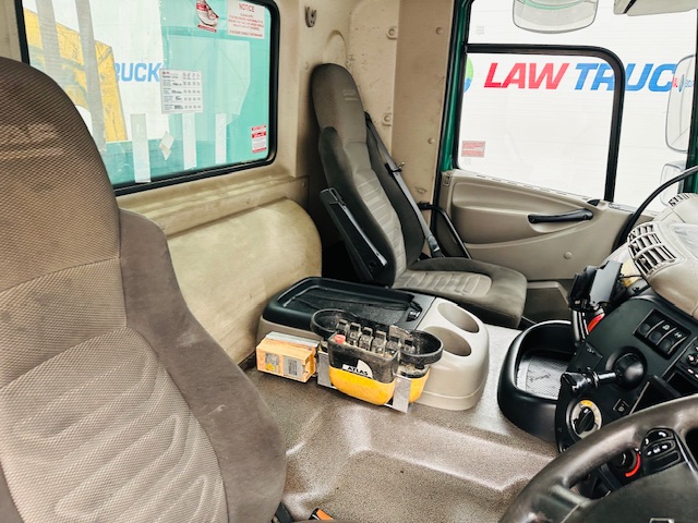 DAF CF75 310 Day Cab Dropside Brick Grab