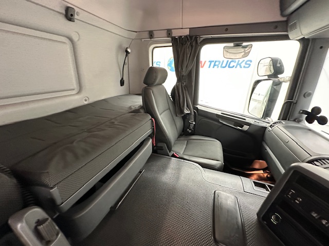 Scania P250 4×2 Sleeper Cab Box Van