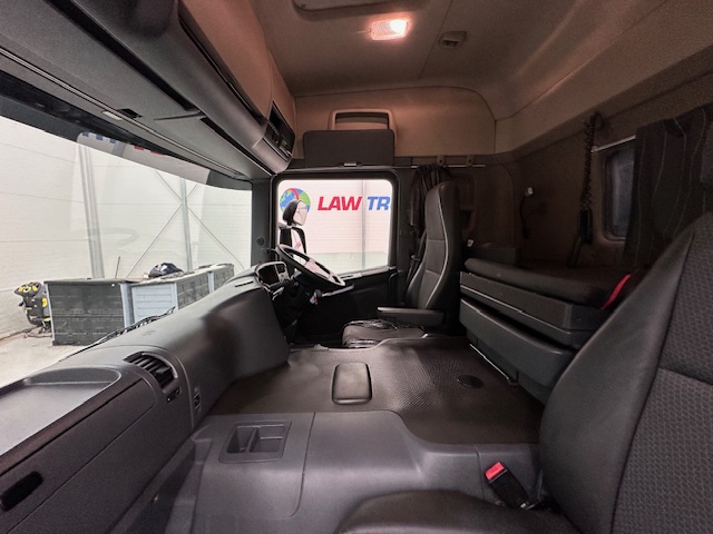 Scania P280 4×2 Sleeper Cab Box Van