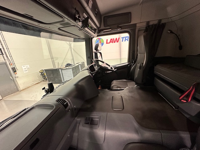 Scania P250 4×2 Sleeper Cab Fridge Box