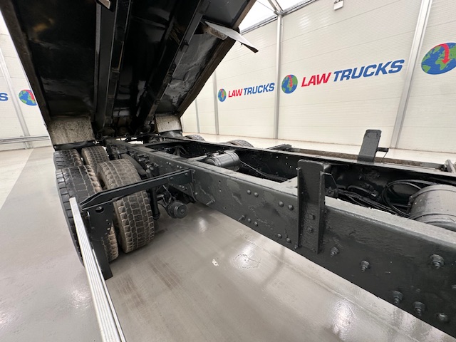 Volvo FM9 300 6×4 Sleeper Cab Tipper Manual
