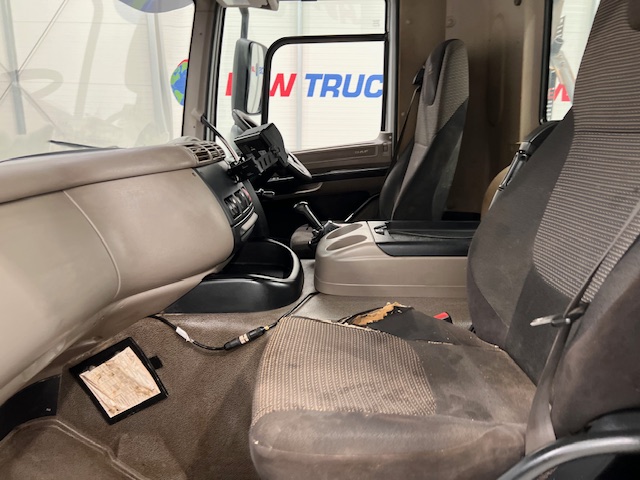 DAF CF85 410 8×4 Day Cab Hookloader Manual