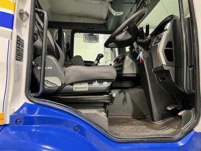 MAN  TGS 32.360 8×4 Day Cab Bulk Tipper