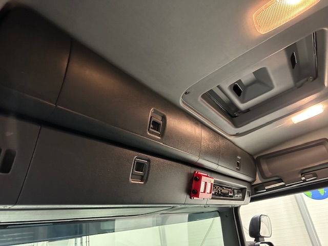 Scania P320 6×2 10 Tyre Rear Lift Insulated Box Van