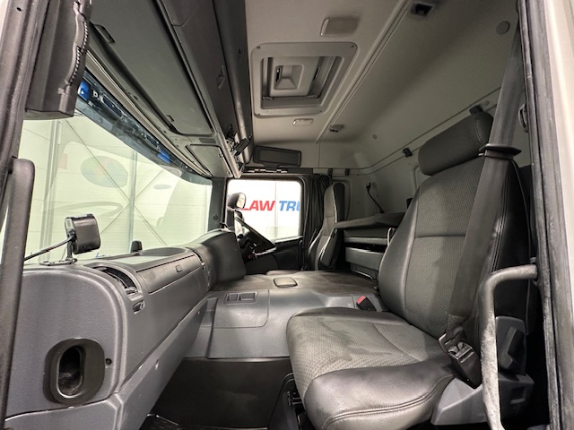 Scania P250 4×2 Sleeper Cab Fridge Box