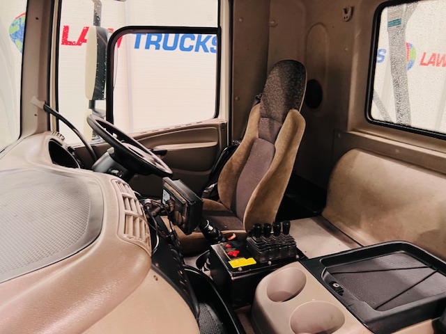 DAF CF85 360 8×4 Day Cab Hookloader Manual