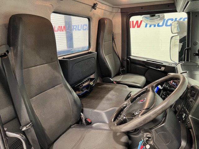 Scania P280 6×2 Rear Lift Dropside Brick Grab