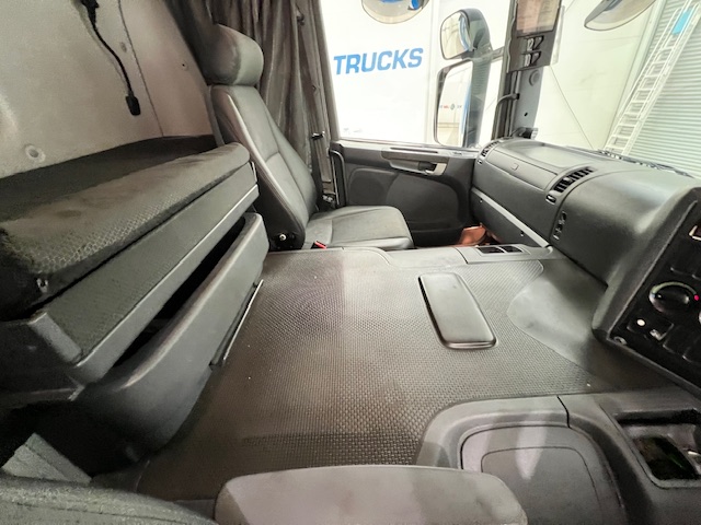 Scania P250 4×2 Sleeper Cab Fridge Box
