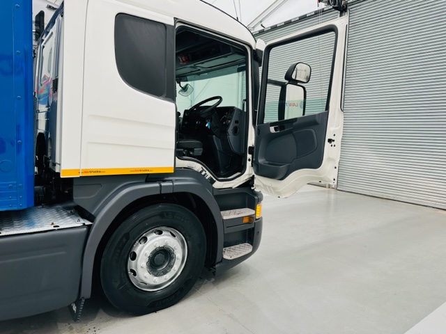 Scania P250 4×2 Sleeper Cab Box Van Manual