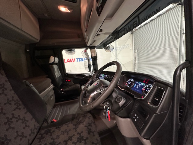 Scania R450 6×2 Midlift Highline Tractor Unit