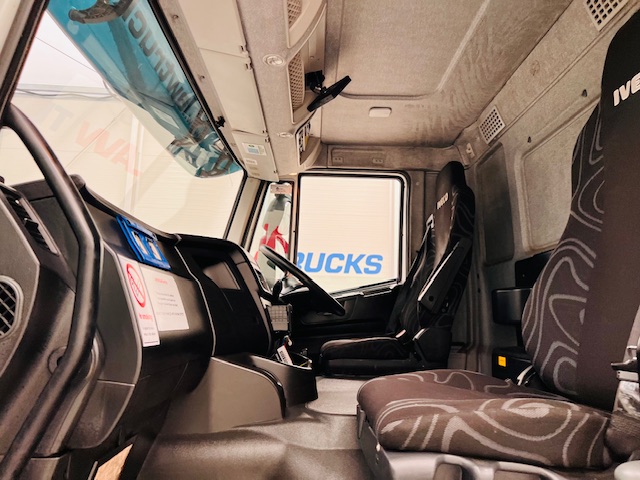 Iveco Stralis 310 AT Euro 6 6×2 Box Van