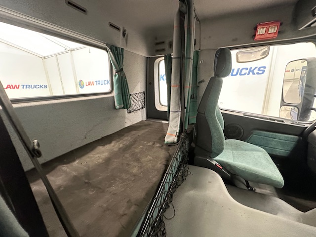 Volvo FM12 340 Rear Lift Sleeper Beavertail