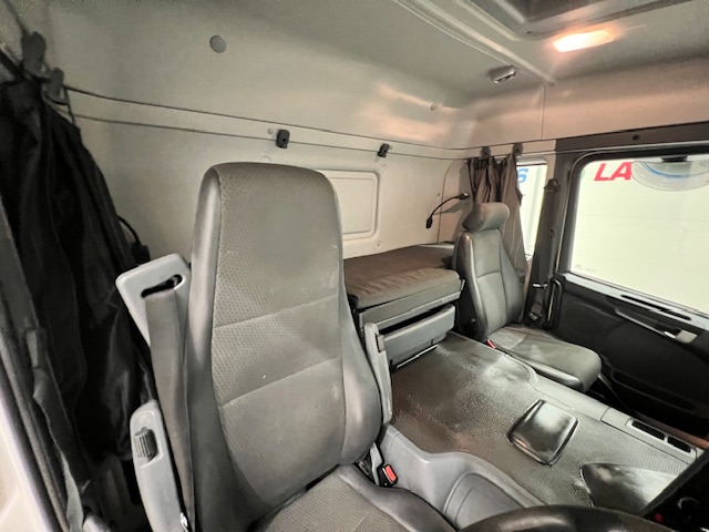 Scania P250 4×2 Sleeper Cab Fridge Box