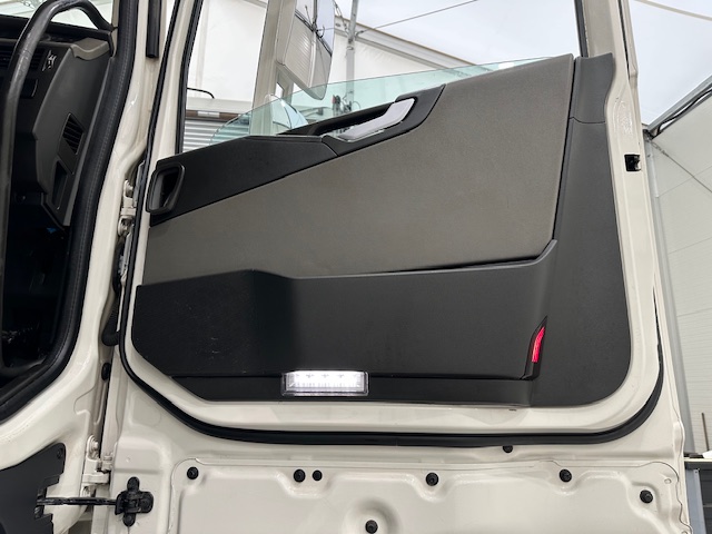 Volvo FH 500 6×2 Midlift Tractor Unit PTO