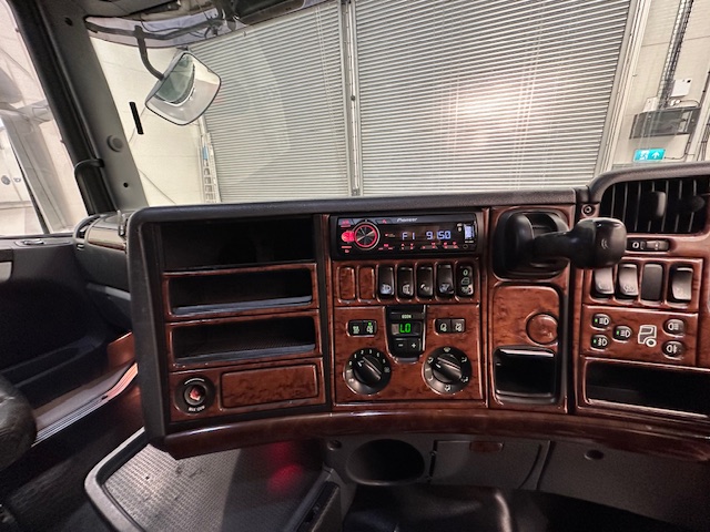 Scania R580 6×2 10 Tyre Rear Lift Tractor Unit PTO
