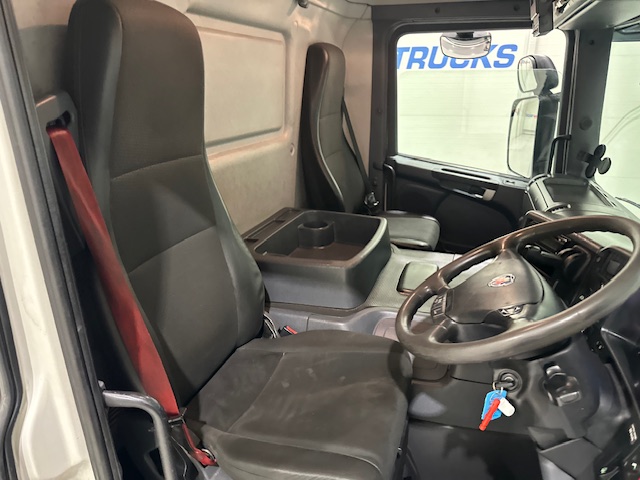 Scania P280 6×2 Rear Lift Day Cab Fridge Box