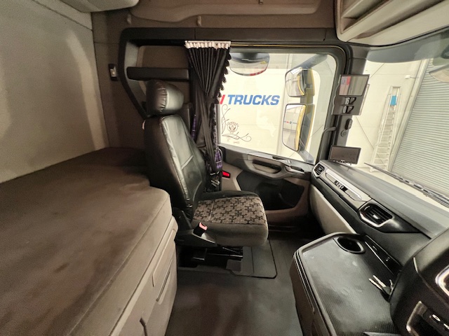 Scania S450 6×2 Midlift Highline Tractor Unit