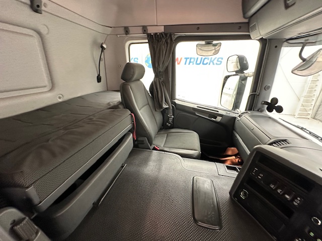 Scania P250 4×2 Sleeper Cab Box Van