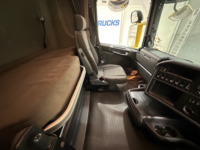 Scania R450 6×2 Midlift Topline Tractor Unit