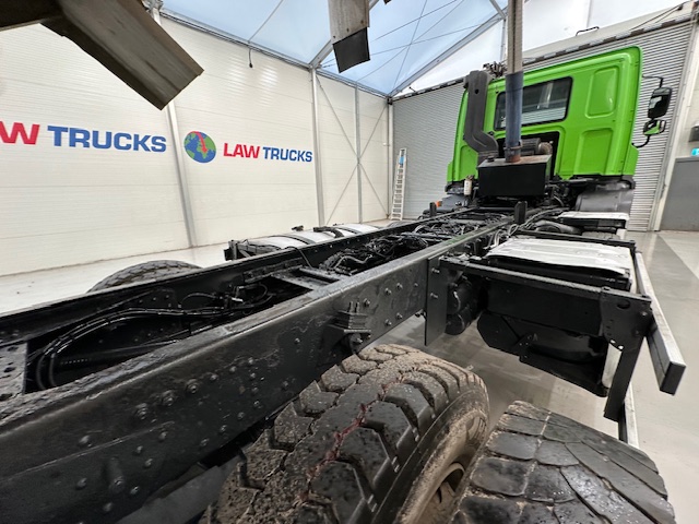 DAF CF 370 8×4 Day Cab Tipper Manual