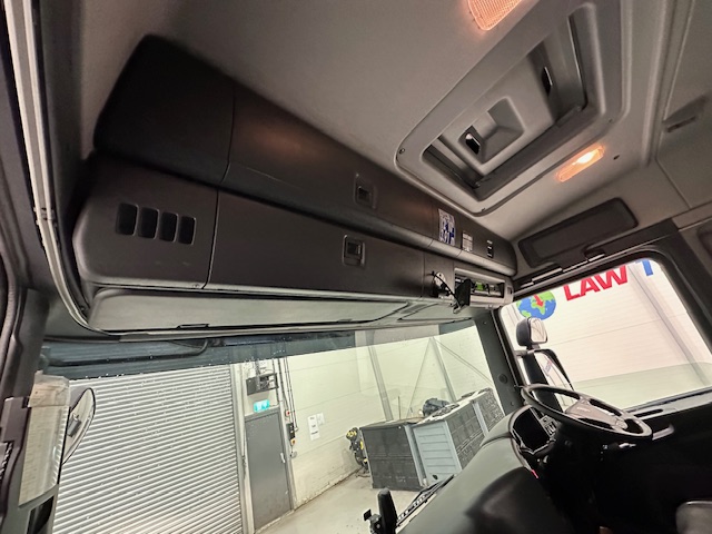 Scania P250 4×2 Sleeper Cab Fridge Box