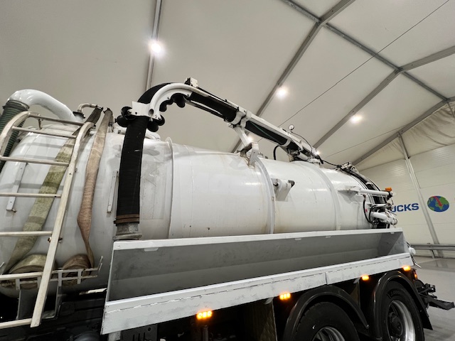 Mercedes Atego 2628 6×4 Day Cab Vacuum Tanker