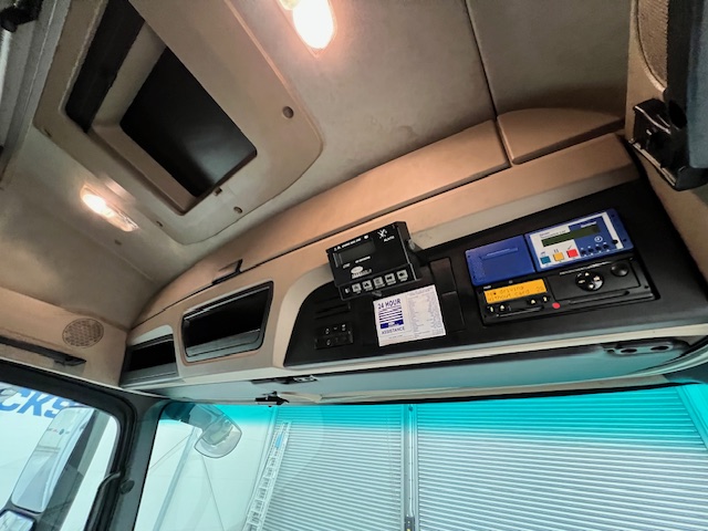 Mercedes Actros 1824 4×2 Sleeper Cab Fridge Box
