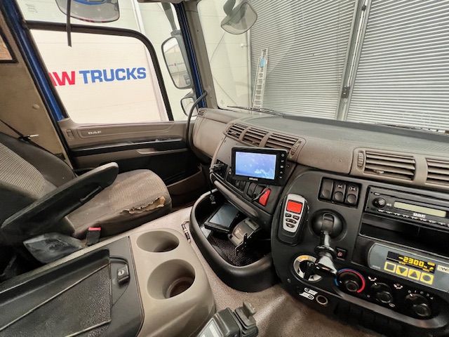 DAF CF85 360 8×4 Day Cab Hookloader