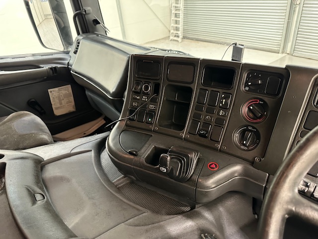 Scania P94 230 Sleeper Cab Curtainsider