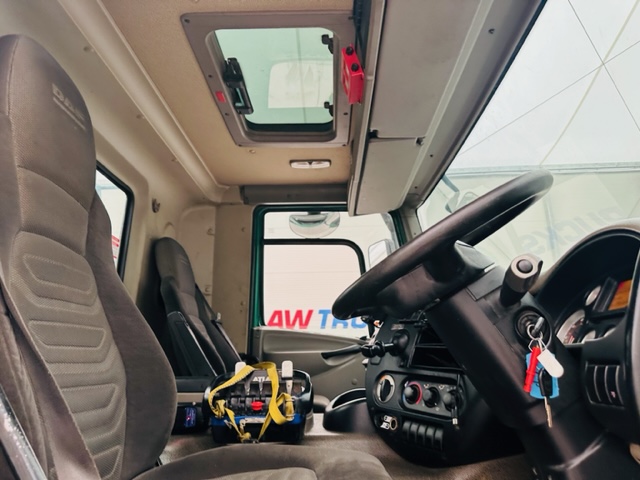DAF CF75 310 Rear Lift Day Cab Dropside Brick Grab