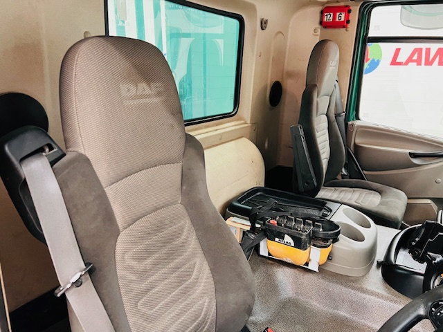 DAF CF75 310 Rear Lift Day Cab Dropside Brick Grab