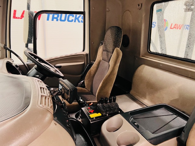 DAF CF85 360 8×4 Day Cab Hookloader Manual