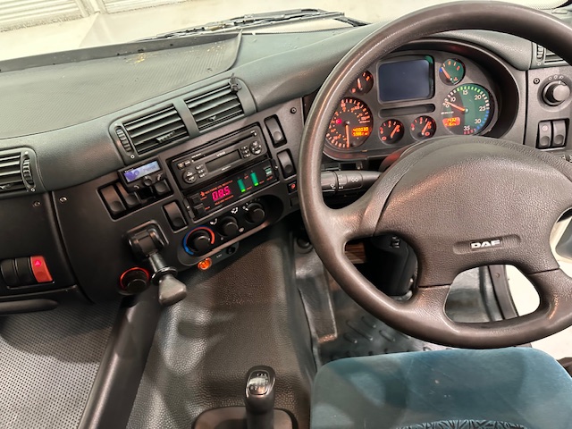 DAF CF65 220 Sleeper Cab Curtainsider Manual