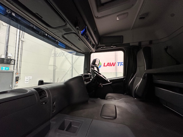 Scania P250 4×2 Sleeper Cab Fridge Box