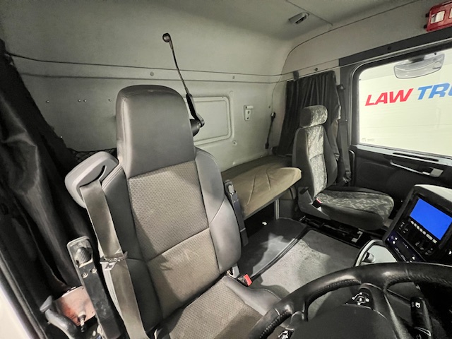 Scania R410 8×4 Sleeper Cab Bulk Tipper